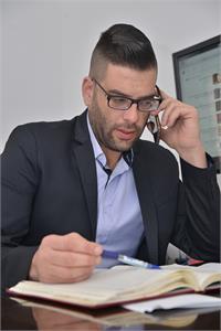 בורנשטיין. אשים תאריך תפוגה על חברות המזגנים